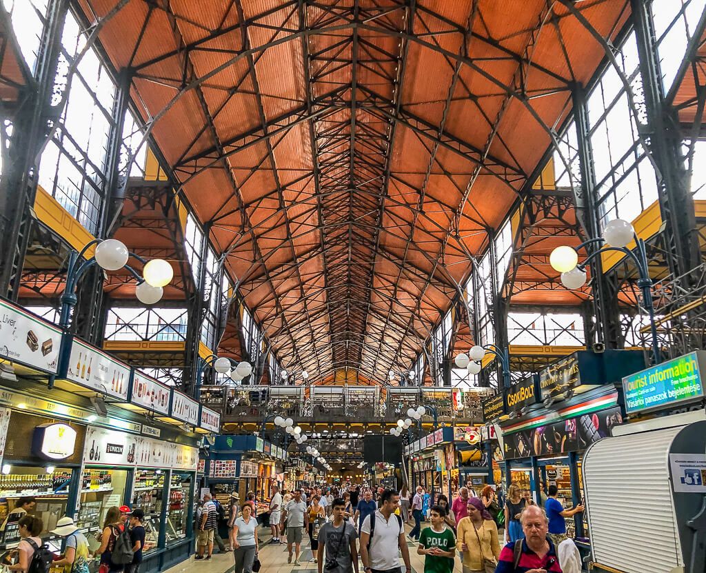 Crowd inside the Budapest Central market
