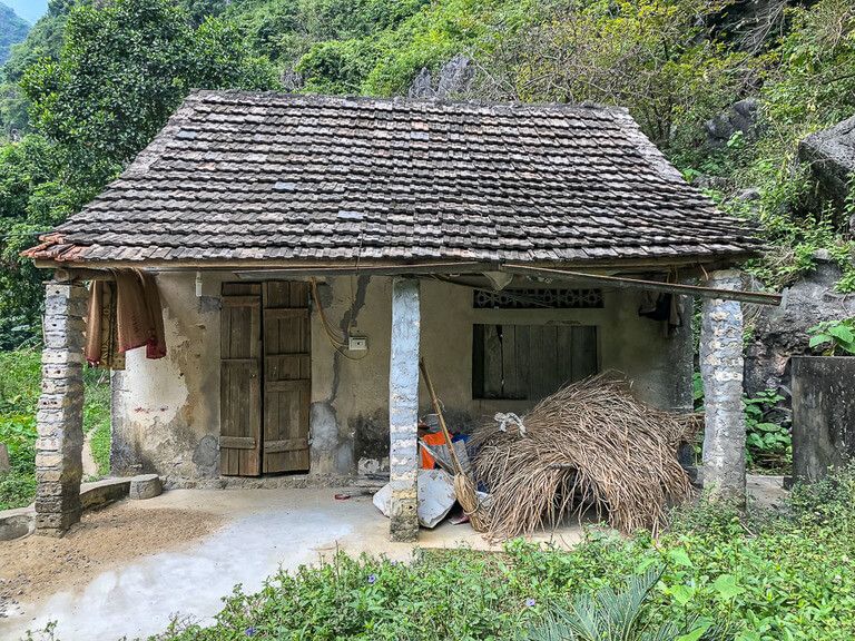 Solitary house in valley next to Bich Dong