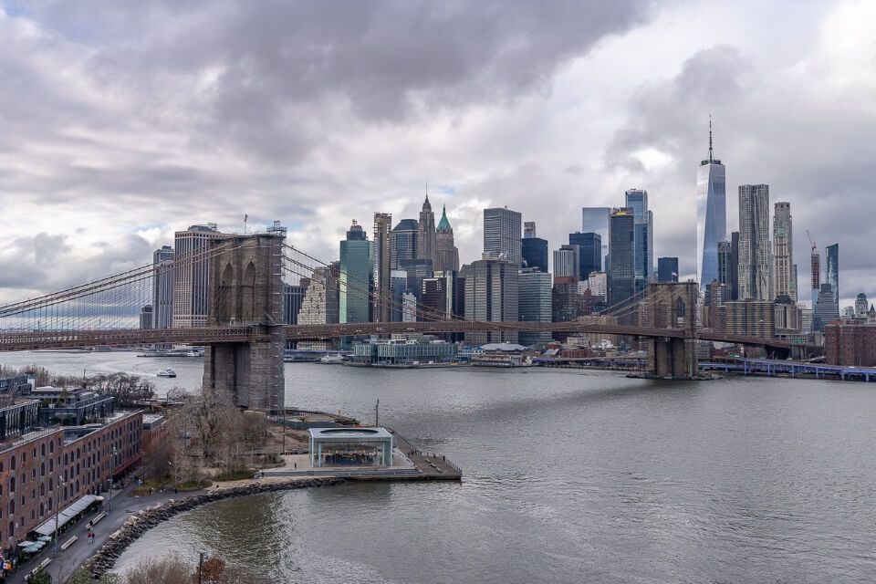 Brooklyn Bridge and NYC Skyline on a cloudy day in new york