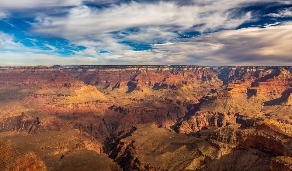 Late afternoon clouds over the amazing grand canyon where to stay nearby tusayan