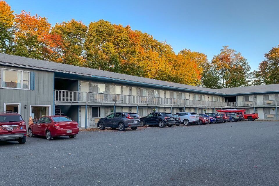 Motel surrounded by gorgeous fall foliage colors in bar harbor maine