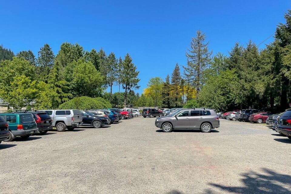 Overflow parking lot for a hike in Issaquah Washington
