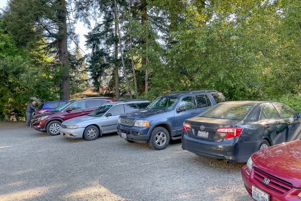 Tiny parking lot for poo poo point trail Issaquah high school near seattle washington