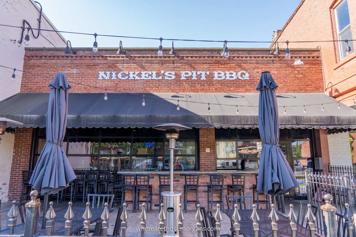 Exterior View of Nickel's Pit BBQ