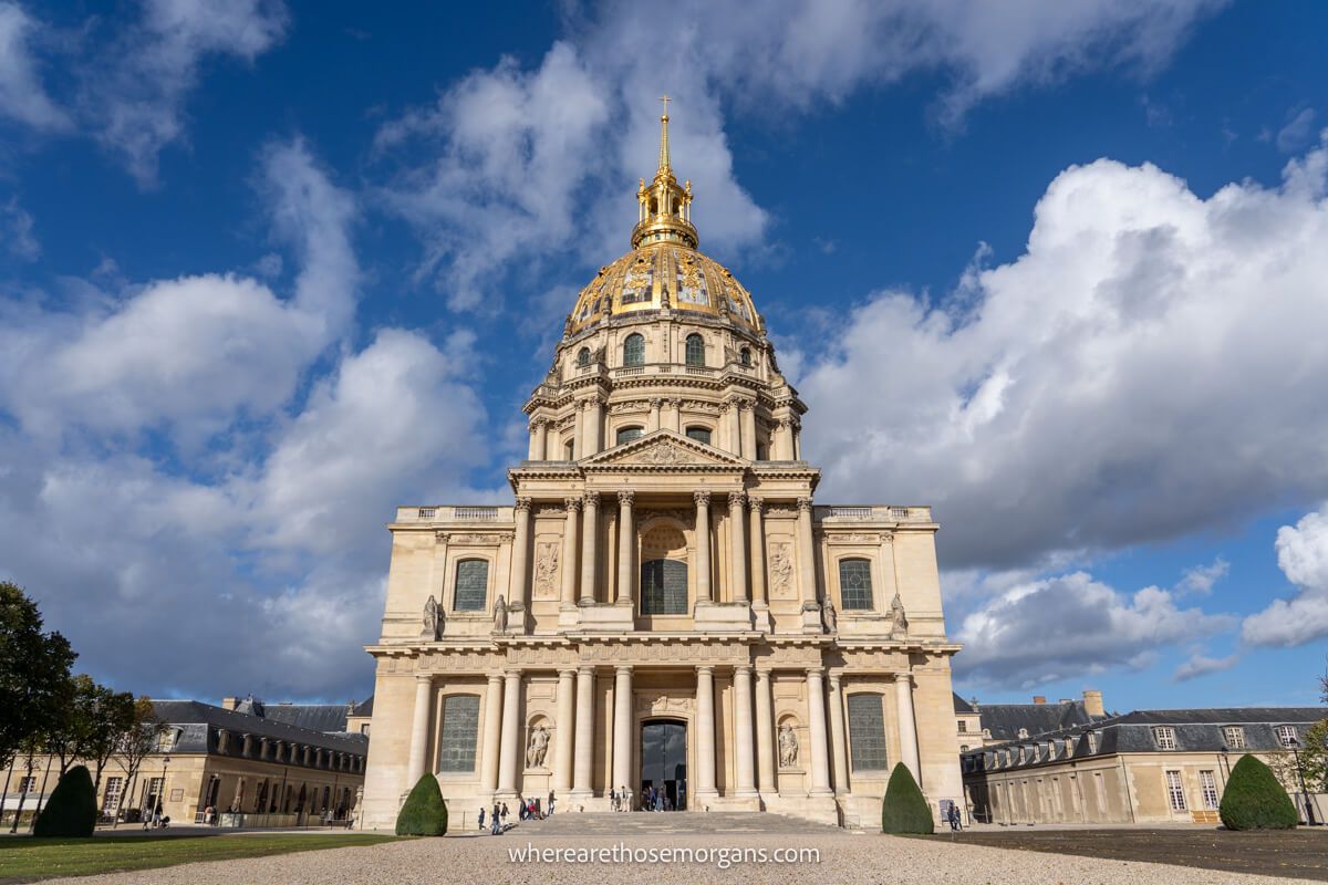 Exterior view of Hôtel des invalides with the tomb of Napoleon I